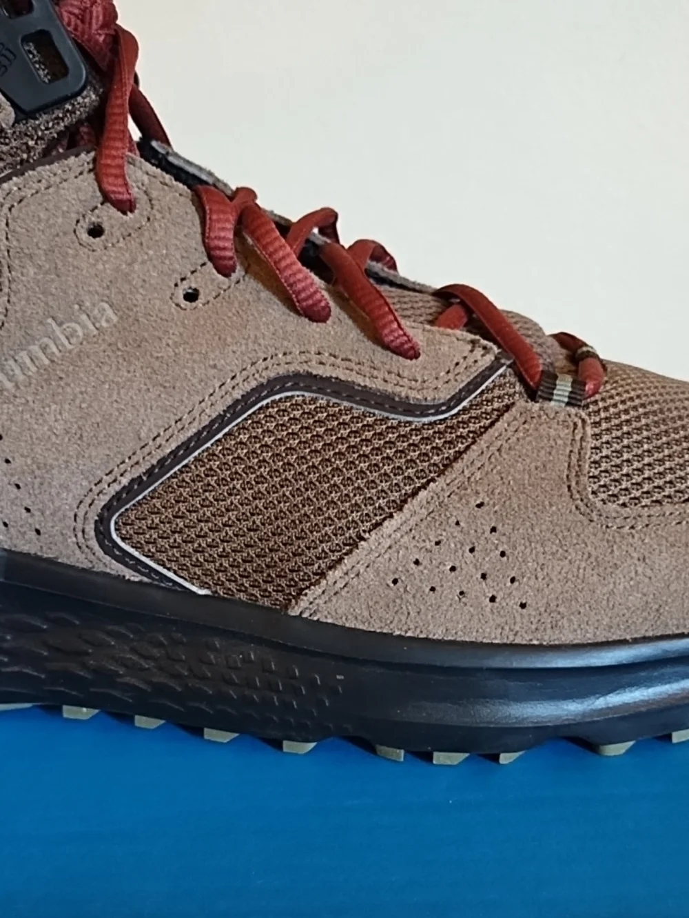 COLUMBIA MEN'S BENSON MID OMNI-SHIELD HIKING BOOTS NIB SZ 12.